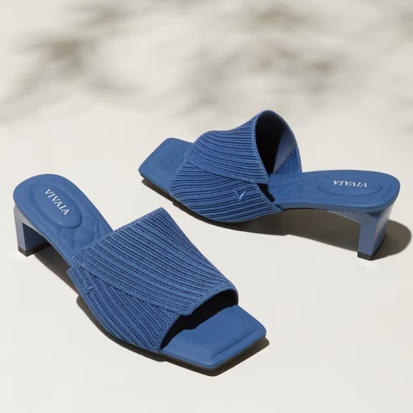 vivaia Shoes - Vivaia 37.5 Square-Toe Block Heel Sandals in Vintage Blue